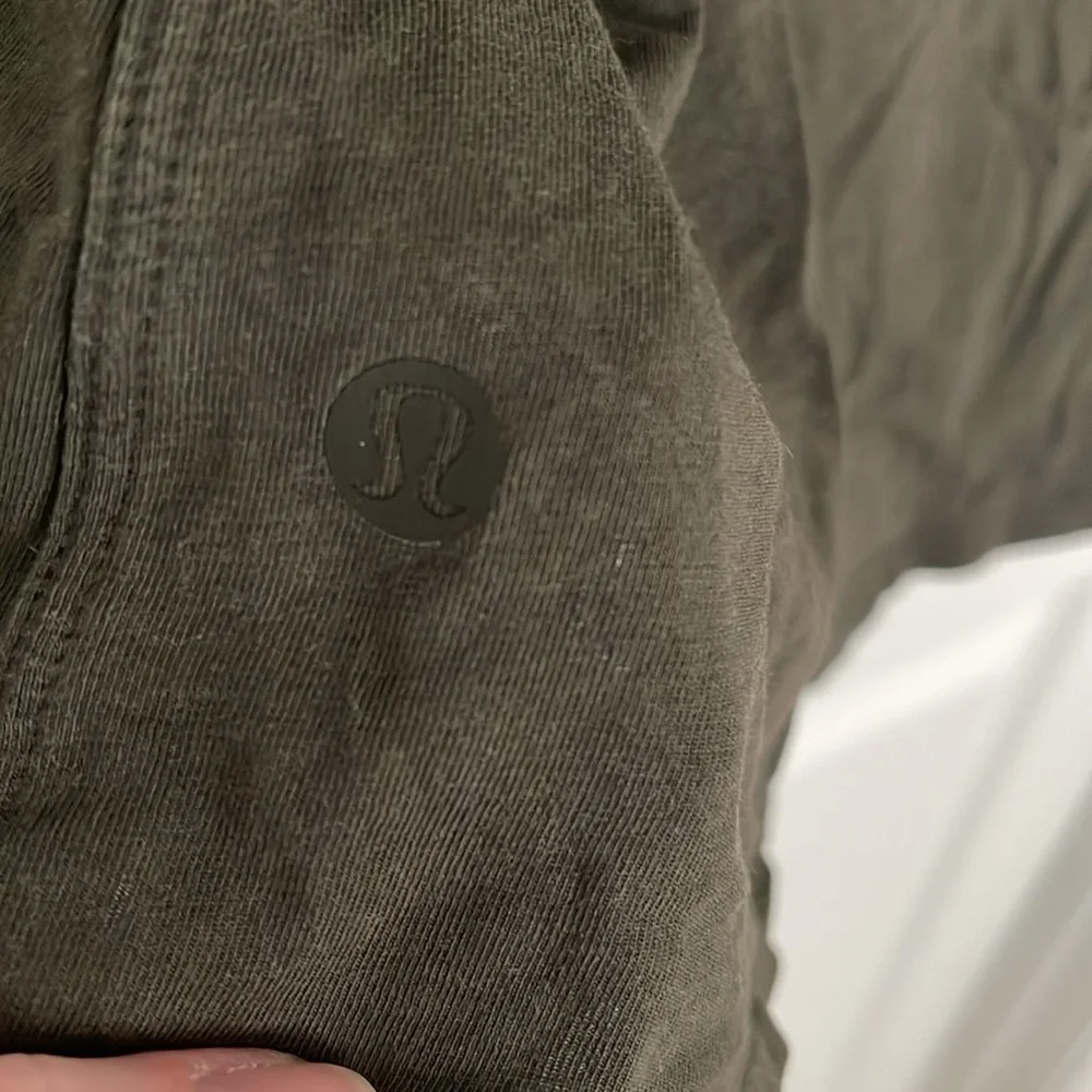 Lululemon crop top - Picture 4 of 4